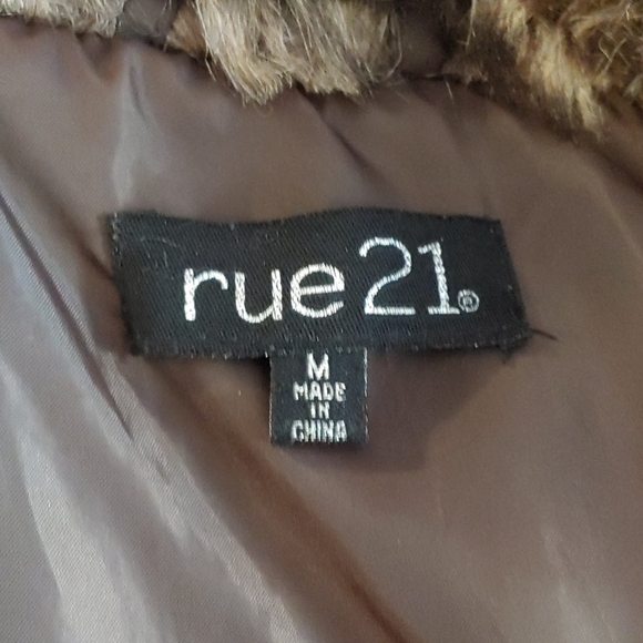 Rue 21 faux fur vest - Picture 2 of 5